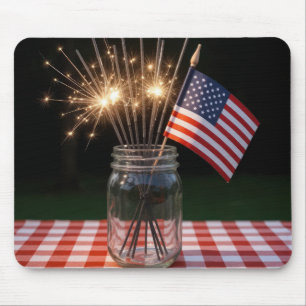 Funkenfeuerwerk zum 4. Juli mit amerikanischer Fla Mousepad