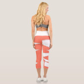 Funky Abstrakt Art Coral White Capri Leggings (Rückseite)