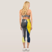 Funky Abstrakt Art Pale Pastel Charcoal Yellow Capri Leggings (Rückseite)