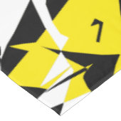 Funky Abstrakt Black Yellow Pattern Tischdecke (Schrägansicht)