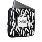 Funky Black/White Zebra Monogramm Laptopschutzhülle (Vorne Rechts)