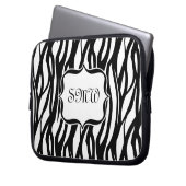 Funky Black/White Zebra Monogramm Laptopschutzhülle (Vorderseite Links)