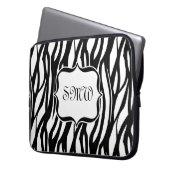 Funky Black/White Zebra Monogramm Laptopschutzhülle (Vorderseite Links)