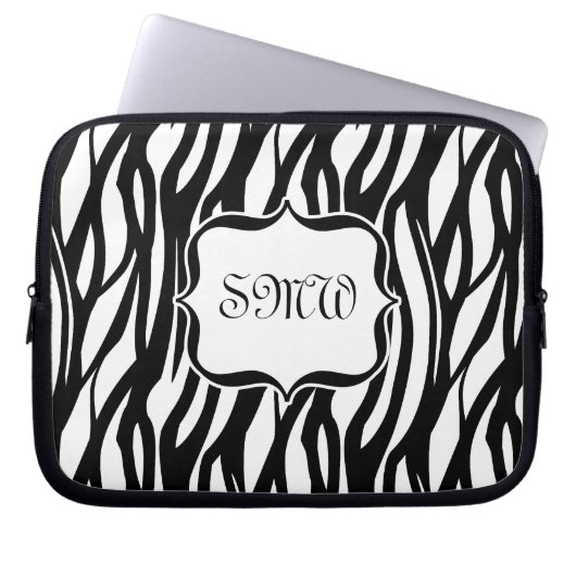 Funky Black/White Zebra Monogramm Laptopschutzhülle (Vorderseite)