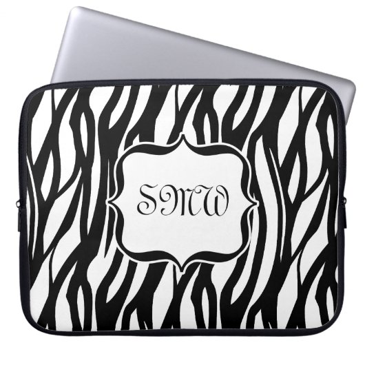 Funky Black/White Zebra Monogramm Laptopschutzhülle (Vorderseite)