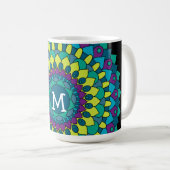Funky Bohemische Blume mit Monogramm Kaffeetasse (VorderseiteRechts)