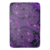 Funky Bold Boho Lila digitales Abstraktes Fraktal Badematte (Vorderseite Vertikal)