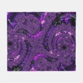 Funky Bold Boho Lila digitales Abstraktes Fraktal Fleecedecke (Vorderseite (Horizontal))