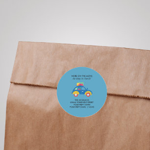 Funky Car on Move Ankündigung Runder Aufkleber