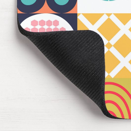 Funky colorful Geometric Mitte Century Mousepad (Ecke)