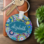 Funky Floral Muster mit Individuelle Name Schlüsselanhänger<br><div class="desc">Modernes und stilvolles Design für jede Frau oder beruflich. Ein niedliches und trendiges Design für Frauen. Wenn Sie Dinge verschieben müssen,  klicken Sie auf die Schaltfläche Anpassen,  um Änderungen vorzunehmen.</div>