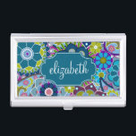 Funky Floral Muster mit Individuelle Name Visitenkarten Etui<br><div class="desc">Modernes und stilvolles Design für jede Frau oder beruflich. Ein niedliches und trendiges Design für Frauen. Wenn Sie Dinge verschieben müssen,  klicken Sie auf die Schaltfläche Anpassen,  um Änderungen vorzunehmen.</div>