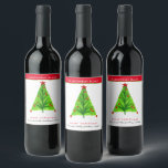 Funky Green Christmas Tree Name Frohe Weihnachten Weinetikett<br><div class="desc">Fügen Sie Ihren festlichen Weingeschenken eine besondere Touch mit einem personalisierten Etikett mit Ihrem Gruß hinzu. Dieses Design hat einen funky grünen Weihnachtsbaum mit roten Bauern. Personalisieren Sie Ihren Gruß,  den Weintyp und Ihre Namen einfach.</div>