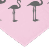 Funky Grey Pink Flamingo Birds Pattern Tischdecke (Schrägansicht)