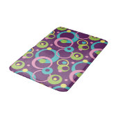 Funky Lila Circles Bath Mat Badematte (Schrägansicht)