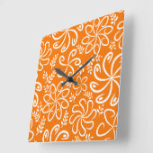 Funky orange flowers and leaves Wall Clock Quadratische Wanduhr (Winkel)