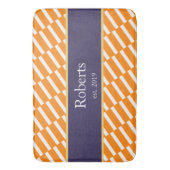Funky Orange Pattern Family Name and Year Modern Badematte (Vorderseite Vertikal)