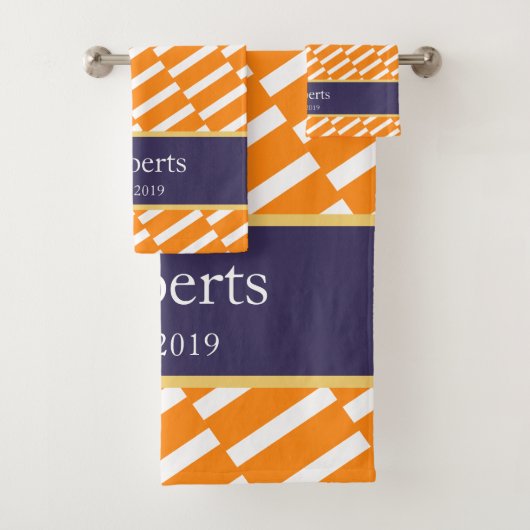 Funky Orange Pattern Family Name and Year Modern Badhandtuch Set (Insitu)