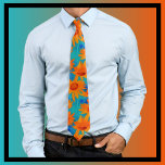 Funky orangefarbene Sonnenblumen mit Aquablau Krawatte<br><div class="desc">Funky orangefarbene Sonnenblumen mit Aquablau aus Loud und Sassy,  um Ihren Tag zu erhellen!</div>