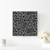 Funky Schwarz-weiße Blume Wall Clock Quadratische Wanduhr (Zuhause)