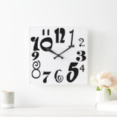 Funky schwarze Zahlen auf weiß Quadratische Wanduhr (Zuhause)