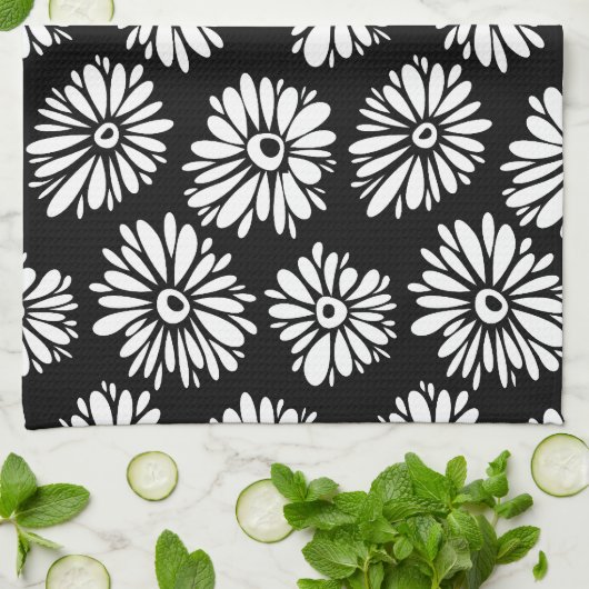 Funky Schwarzweiß-Blume Handtuch (Gefaltet)