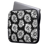 Funky Schwarzweiß-Blume Laptopschutzhülle (Vorderseite Links)