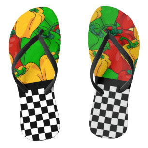 Funky Tri farbige Paprikaschoten und Checkerboard Badesandalen