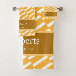 Funky Yellow Pattern Family Name and Year Modern Badhandtuch Set