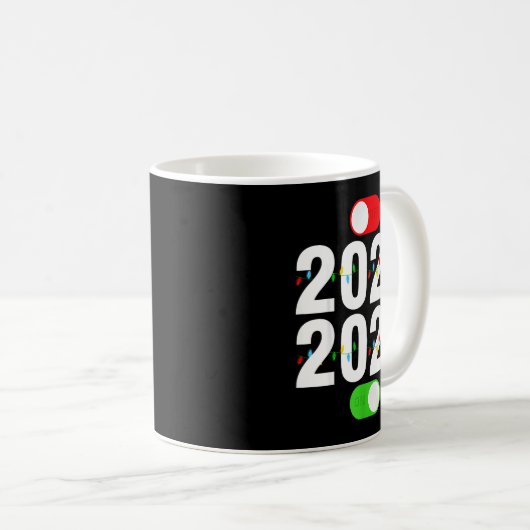 Funny 2025 Off 2026 On Christmas Lights Happy New Kaffeetasse (VorderseiteRechts)