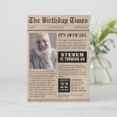 Funny 60. Geburtstag Zeitung Cover Foto Einladung (Stehend Vorderseite)