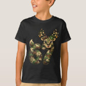 Funny 67 Christmas Holiday Camo Hunting Reindeer D T-Shirt (Vorderseite)