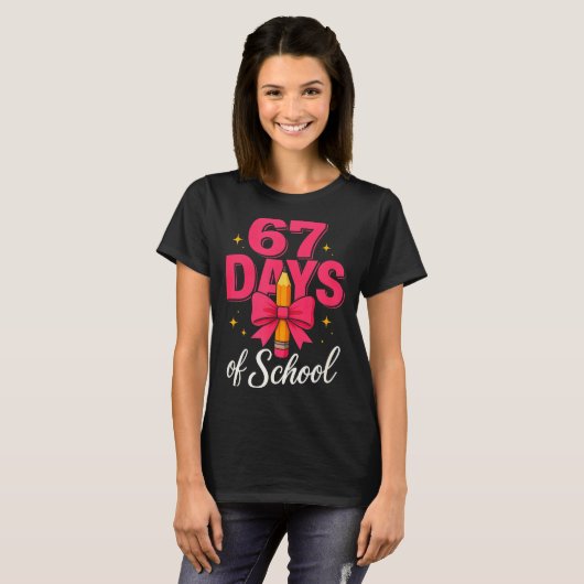 Funny 67 Days Of School Pencil Bow Design T-Shirt (Vorne ganz)