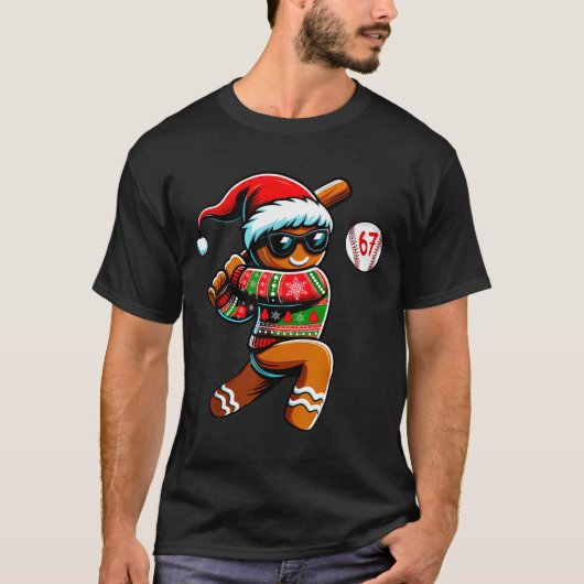 Funny 67 Gingerbread Man Playing Baseball Christma T-Shirt (Vorderseite)