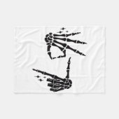 Funny 67 Meme Skeleton Hand 6 7 Halloween Six Seve Fleecedecke (Vorderseite (Horizontal))