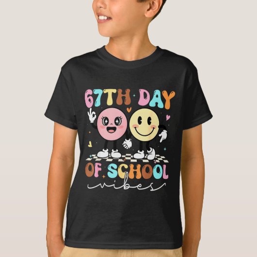 Funny 67th Day Of School Vibes Smile Face Boy Girl T-Shirt (Vorderseite)