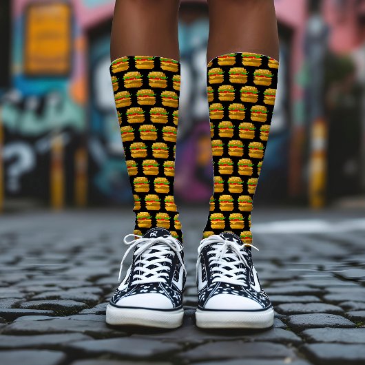 Funny 8-Bit Pixel Art Burger Quirky Geeky Black Socken