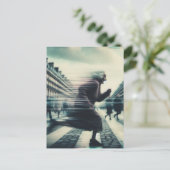 Funny Adorable Granny auf dem Laufen in der Stadt Postkarte (Stehend Vorderseite)