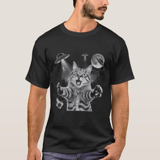 Funny Alien Cat Selfie mit UFOs Sci-fi Comic Cart T-Shirt (Vorderseite)