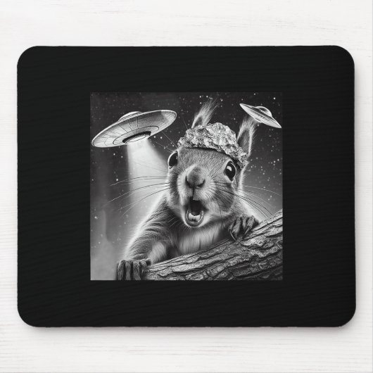 Funny Alien Eichhörrel Selfie mit Alu Hat Ufo Enco Mousepad (Vorne)