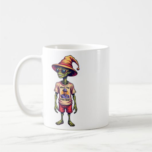 Funny Alien Meme "Wer ist jetzt die Alien?" Weiß Kaffeetasse (Links)