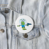 Funny Alien mit Ray Gun Sci-Fi Space Invader Button (Beispiel)