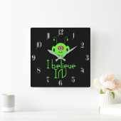 Funny Alien Monster Quadratische Wanduhr (Zuhause)