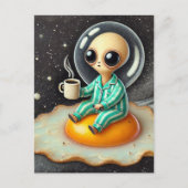 Funny Alien on a Fried Egg Ship in Space Postkarte (Vorderseite)