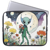 Funny Alien Picking Flowers With Full Moon Laptopschutzhülle (Vorderseite)