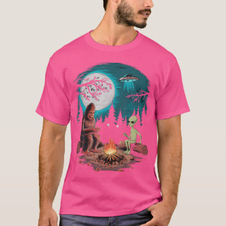 Funny Alien und Bigfoot Wandern Ristorante La Lanc T-Shirt