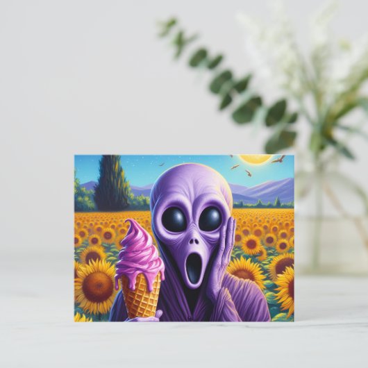 Funny Alien with Melmeling Ice Cream Imitats Van G Postkarte (Stehend Vorderseite)