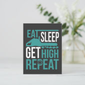 Funny Arborist Get High Tree Chain Sägearbeiter Postkarte (Stehend Vorderseite)