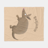Funny armadillo Happy Cartoon Illustration Fleecedecke (Vorderseite (Horizontal))