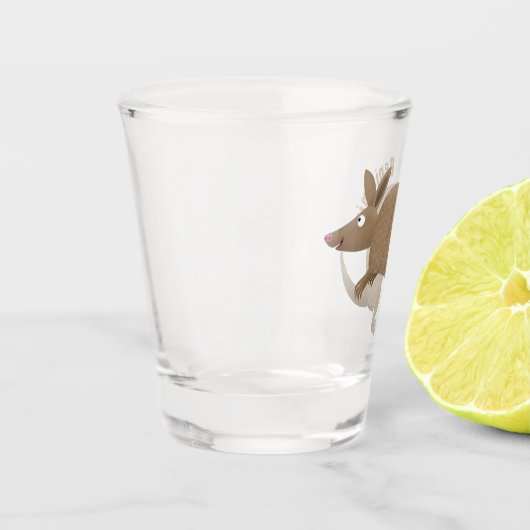Funny armadillo Happy Cartoon Illustration Schnapsglas (Links)